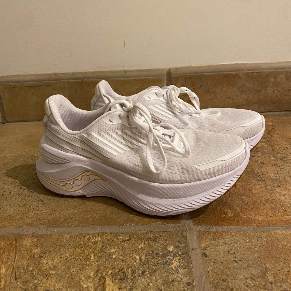 Saucony Endorphin Shift 3